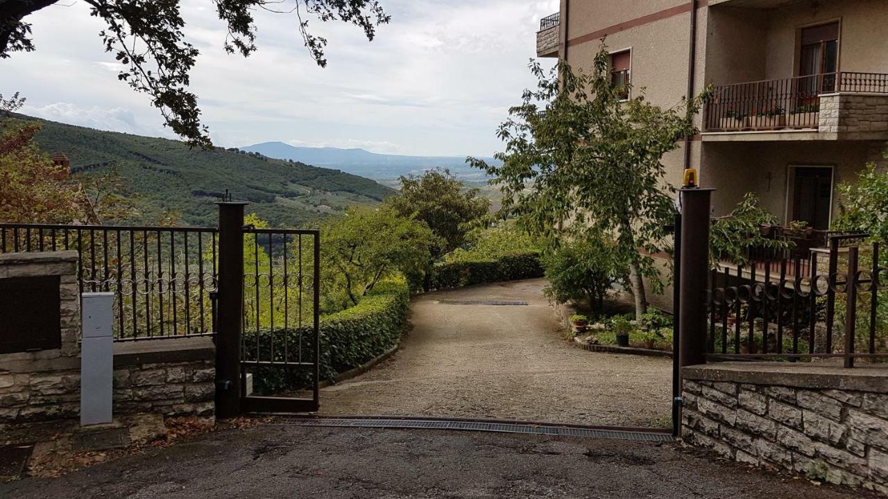 Le Casette Di Civitella La Casa Di Nonna Giulia Civitella Del Lago Exterior photo